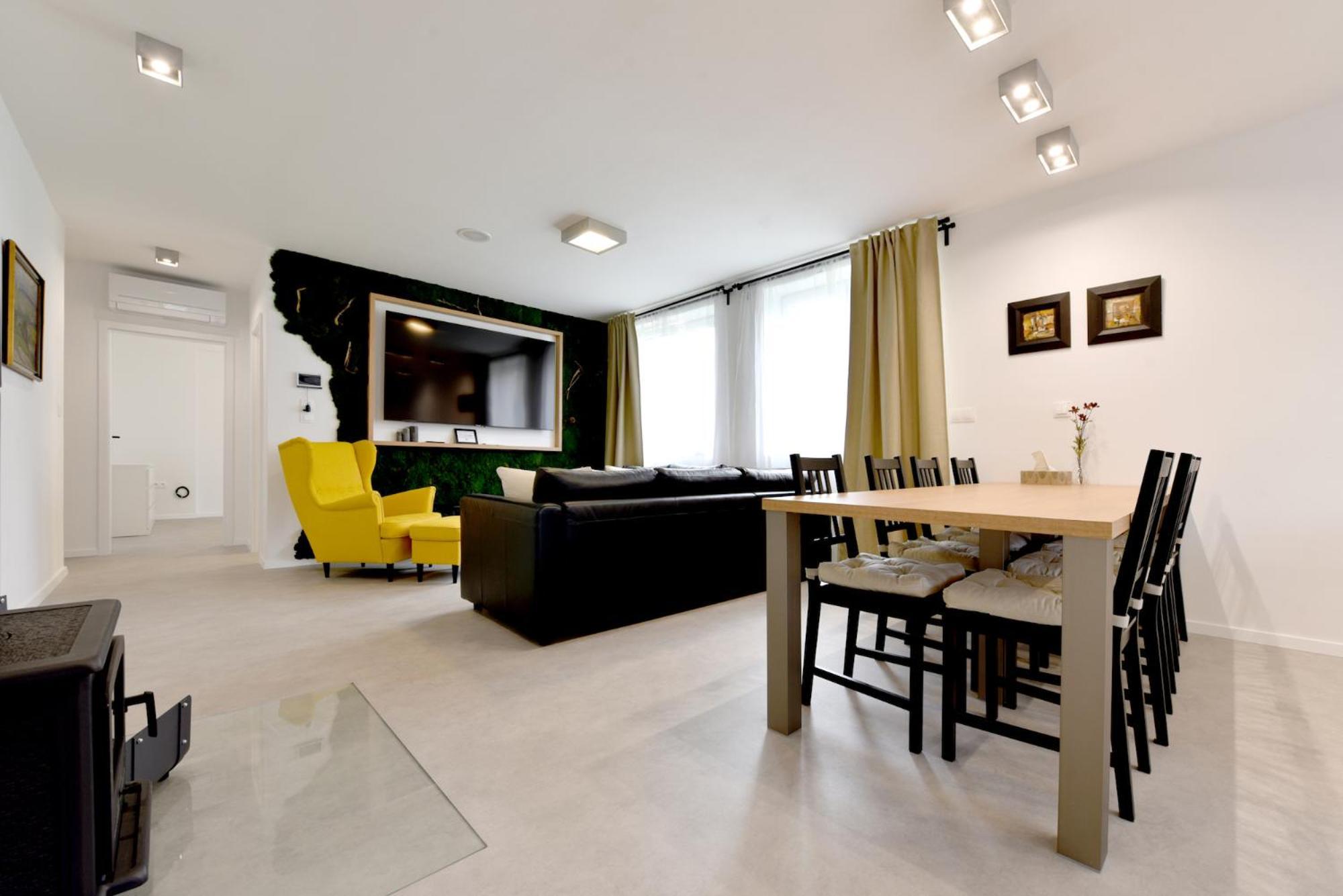 Apartman Sihot เตร็นชีน ภายนอก รูปภาพ